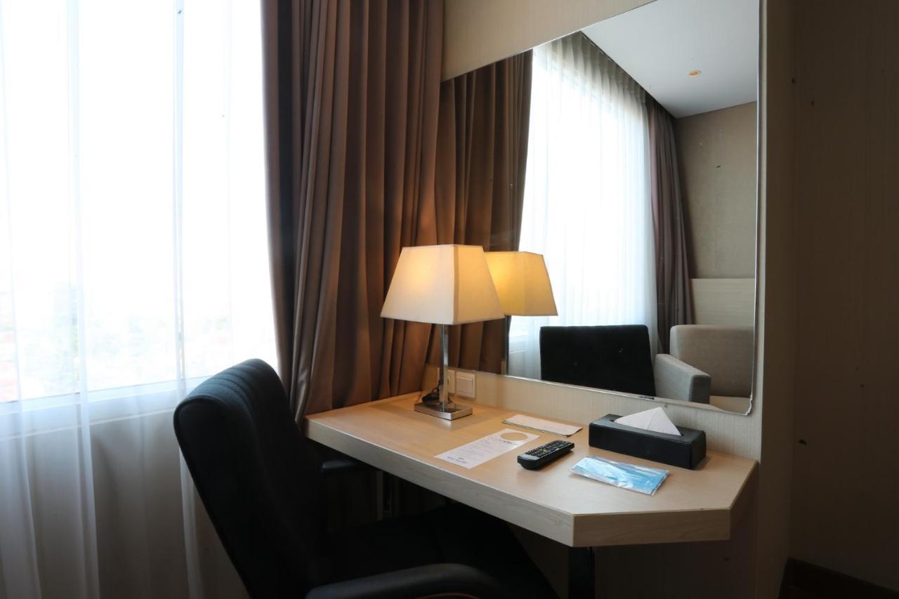Hotel Santika Premiere Gubeng Surabaia Quarto foto