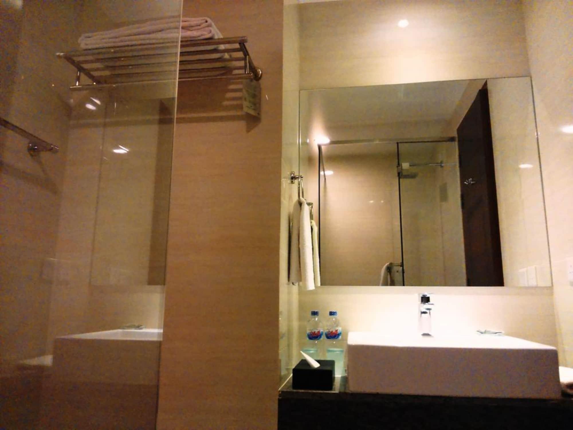 Hotel Santika Premiere Gubeng Surabaia Exterior foto