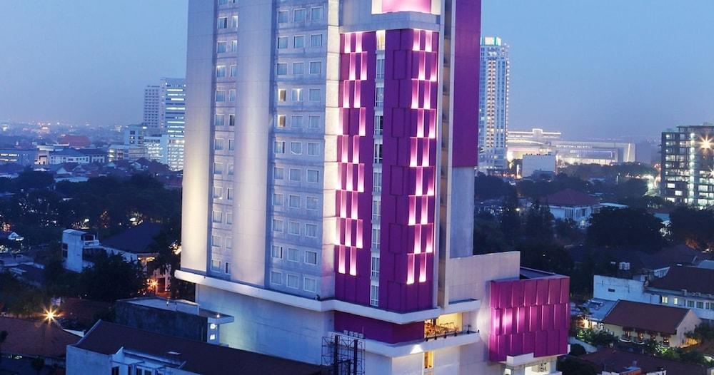 Hotel Santika Premiere Gubeng Surabaia Exterior foto