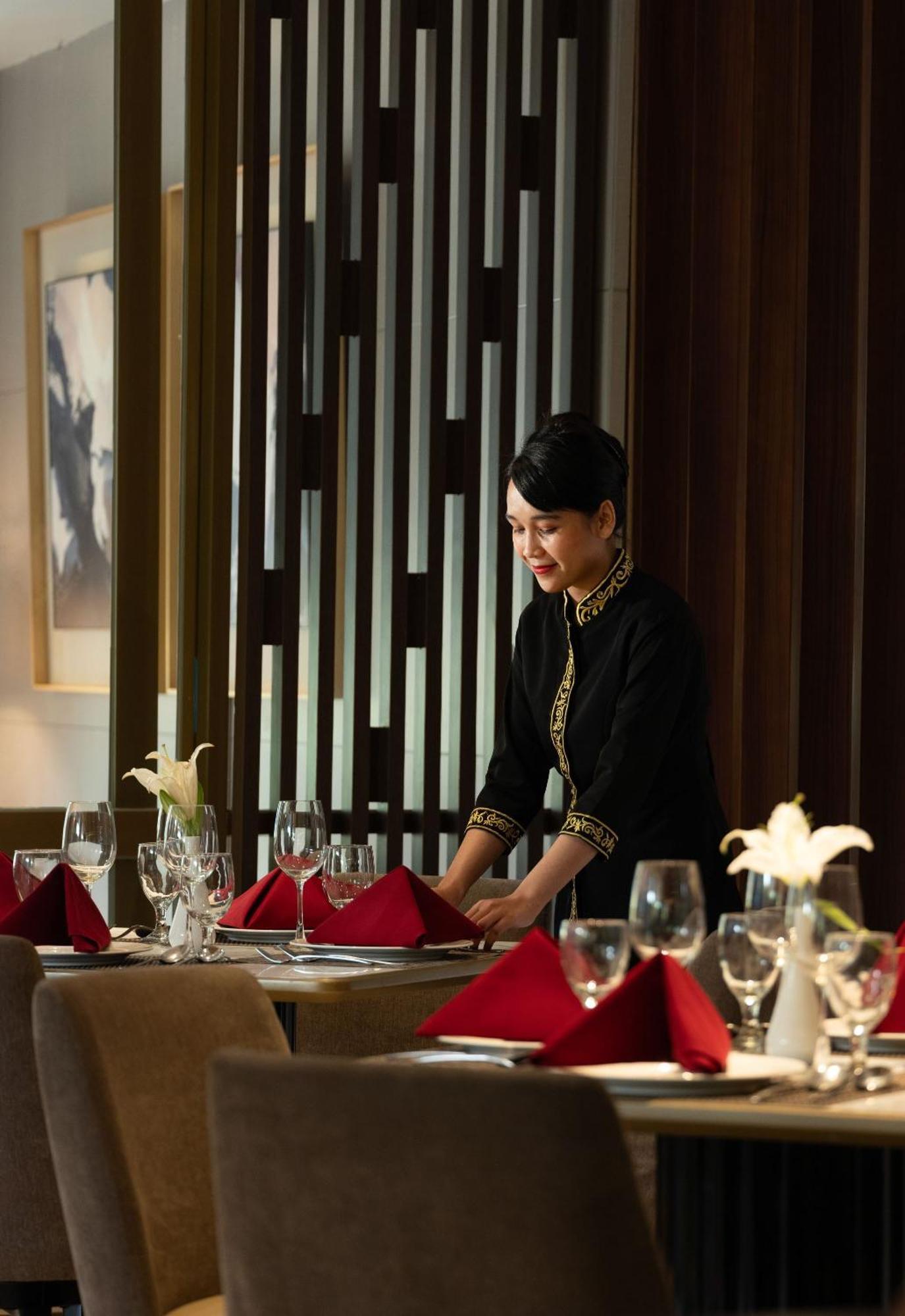 Hotel Santika Premiere Gubeng Surabaia Exterior foto