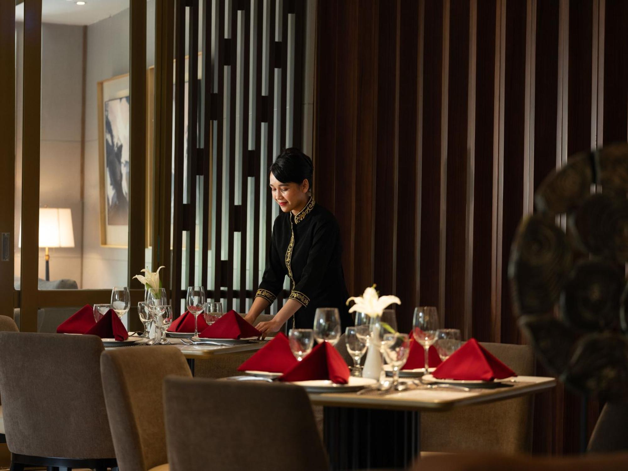 Hotel Santika Premiere Gubeng Surabaia Exterior foto