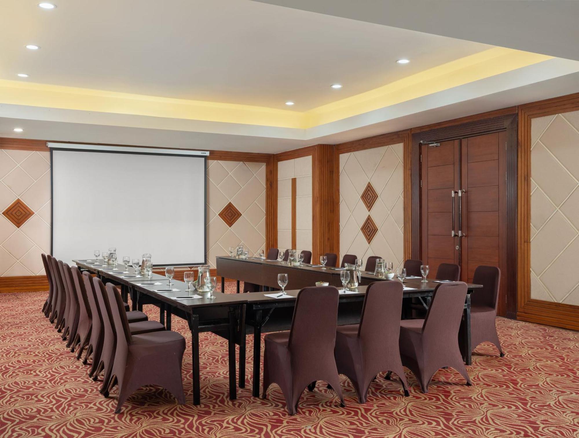 Hotel Santika Premiere Gubeng Surabaia Exterior foto