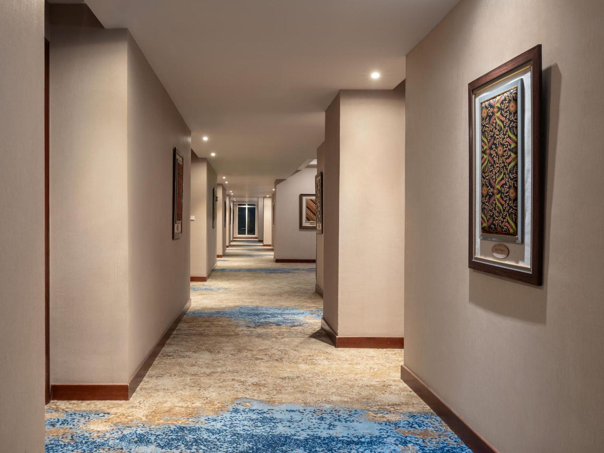 Hotel Santika Premiere Gubeng Surabaia Exterior foto
