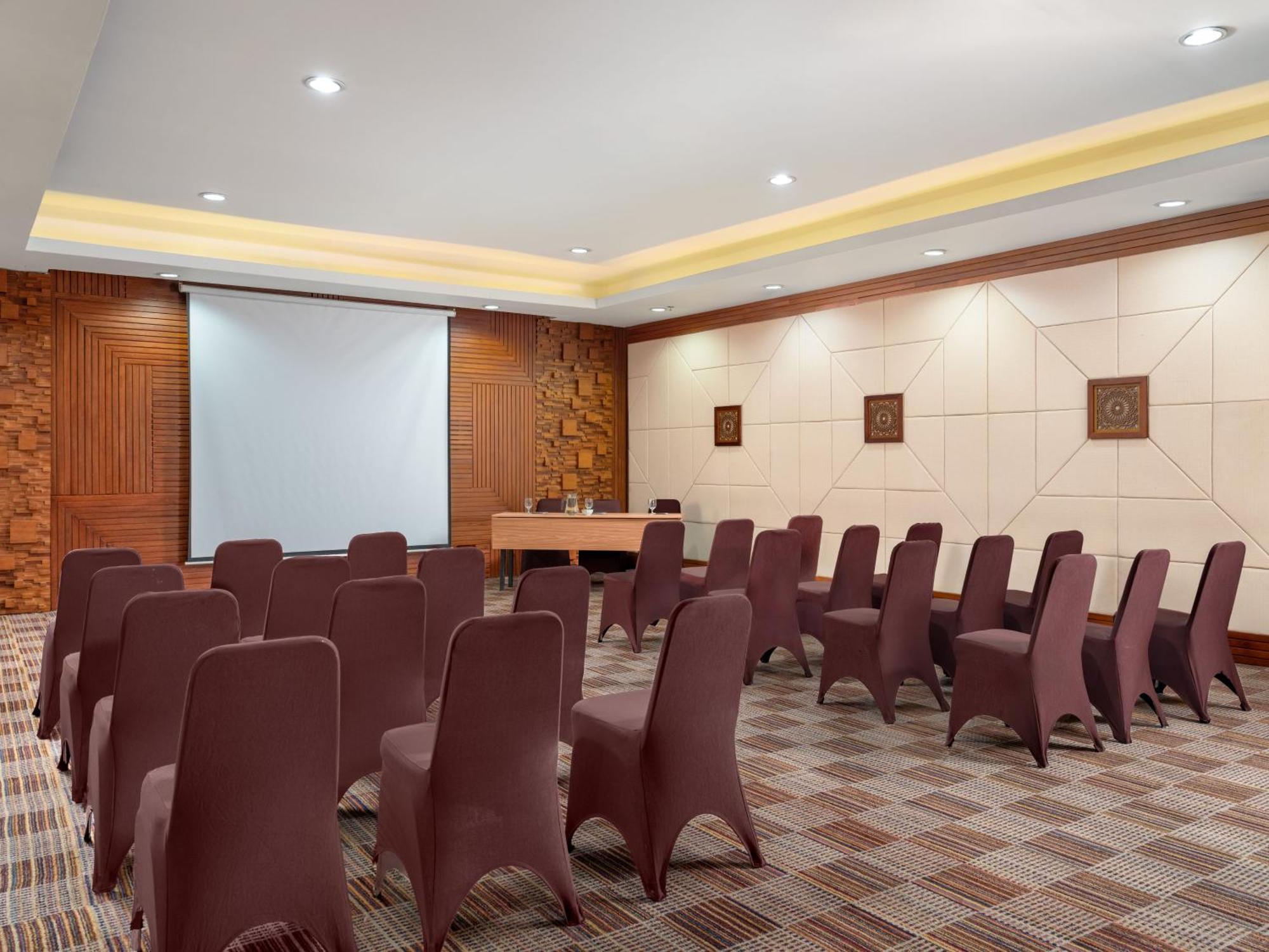 Hotel Santika Premiere Gubeng Surabaia Exterior foto