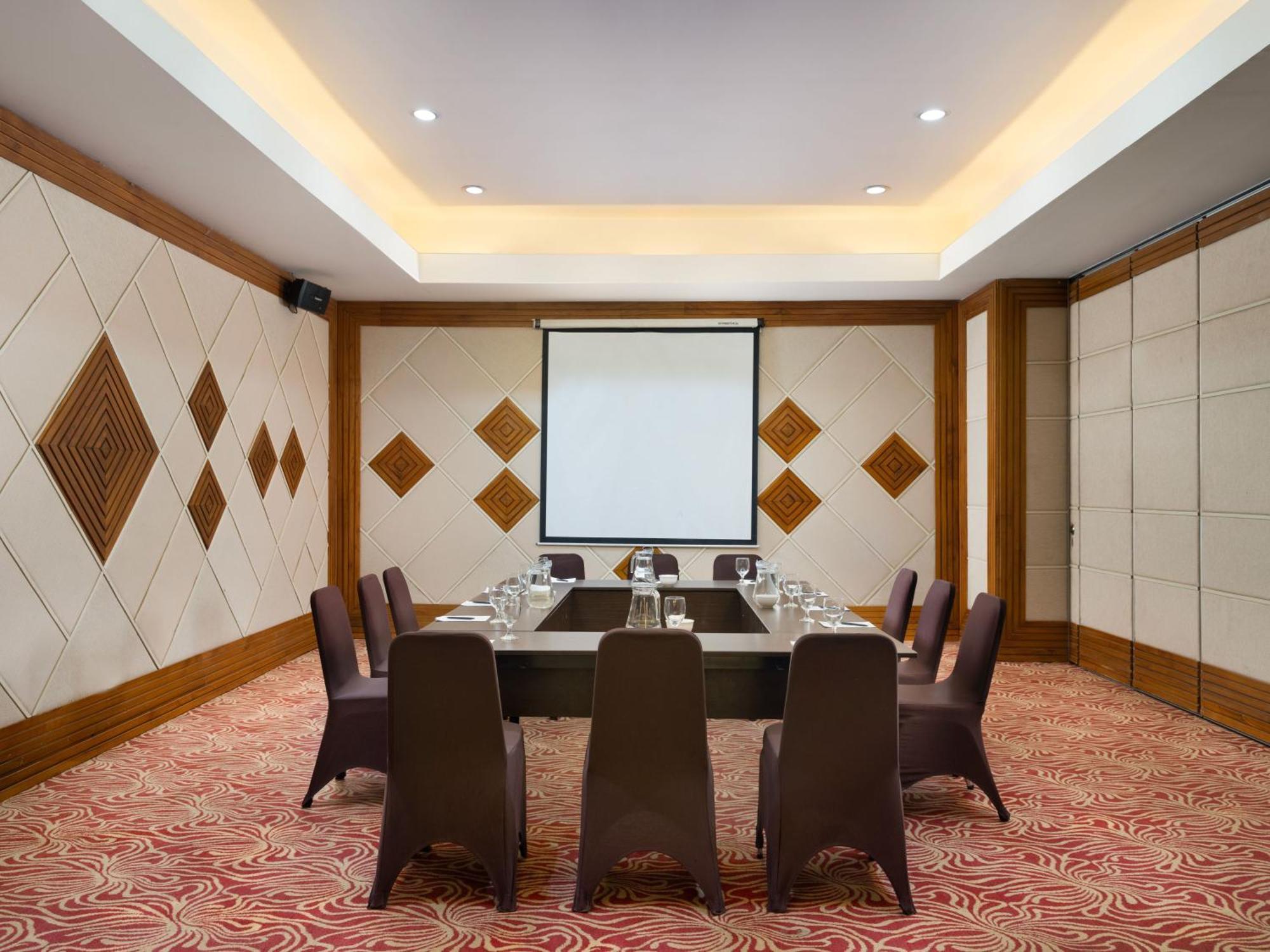 Hotel Santika Premiere Gubeng Surabaia Exterior foto