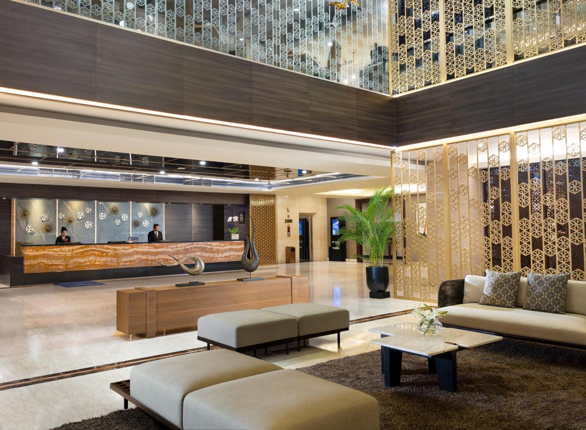 Hotel Santika Premiere Gubeng Surabaia Exterior foto