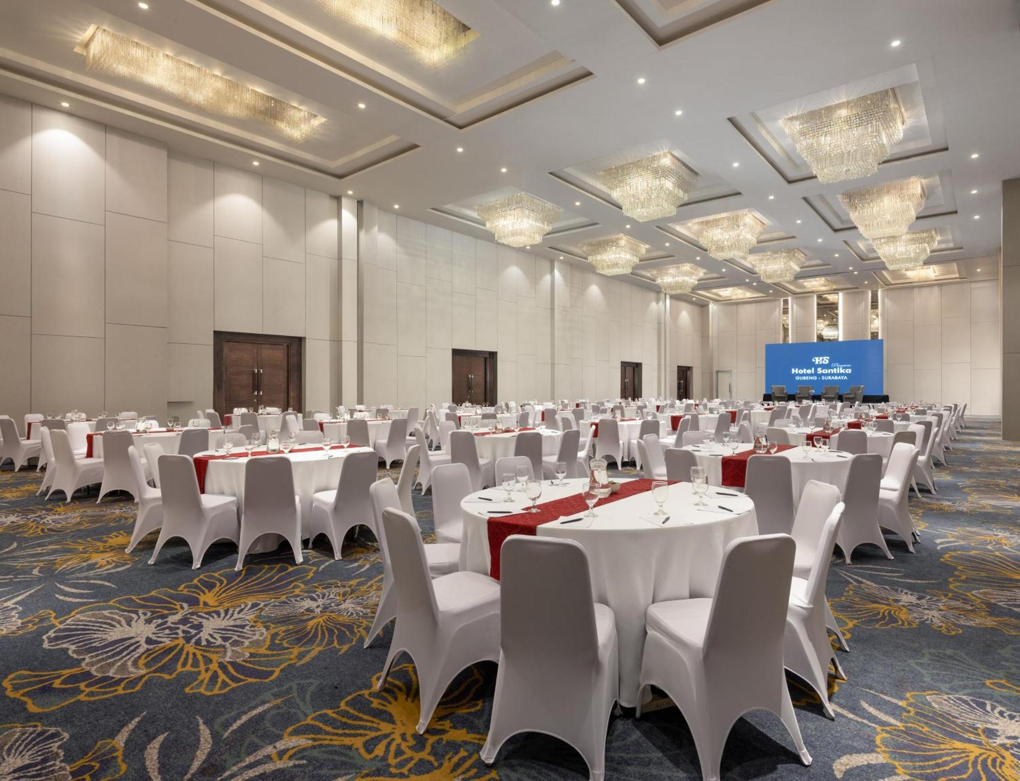 Hotel Santika Premiere Gubeng Surabaia Exterior foto