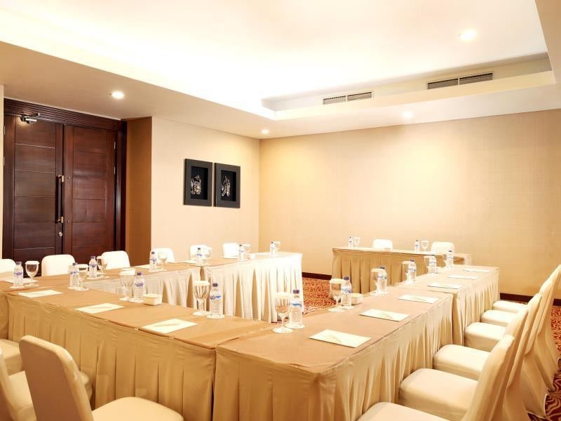Hotel Santika Premiere Gubeng Surabaia Exterior foto